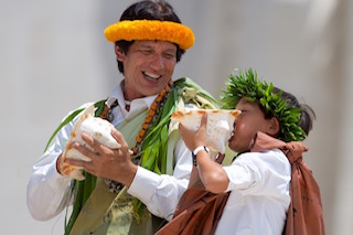 Kumu Keahi with a student he mentors. 