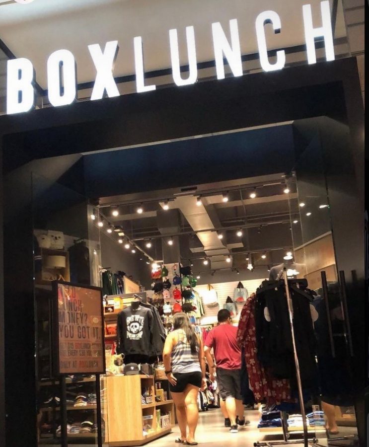 Box Lunch Pearlridge prepares for Black Friday Crowds