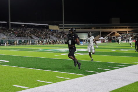 Hawaii wide receiver Zion Bowens run in for a 93 yard touchdown pass from Chevan Corderio during the final home game of the season against Colorado State