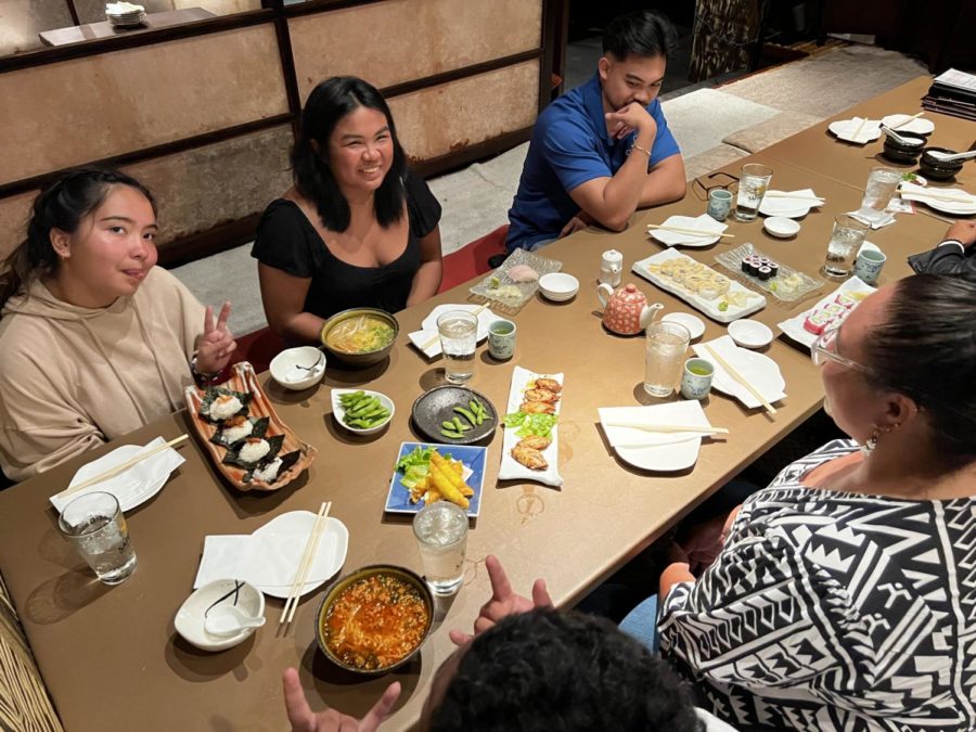 The+Restauranteers+Club+attend+their+first+dinner+at+Tsukuneya.+