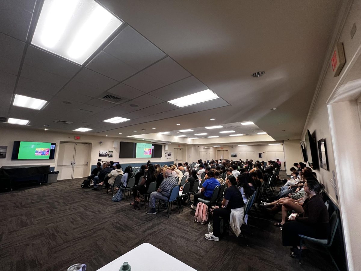 Students and staff gather for a CUH 100 lecture in Ching Conference Center.